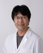 新美　智康